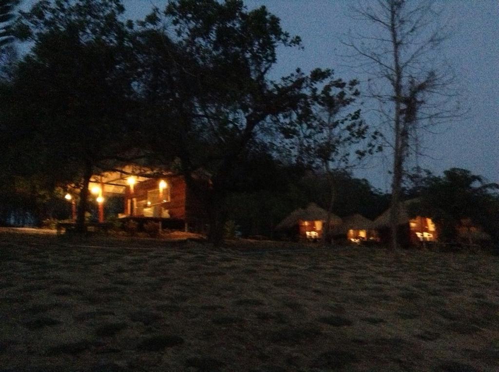 Rabbit Bungalow Koh Phayam Exterior photo