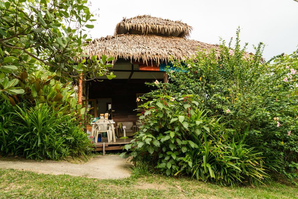 Rabbit Bungalow Koh Phayam Exterior photo