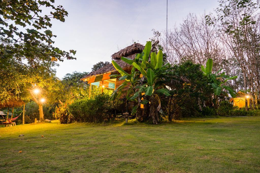 Rabbit Bungalow Koh Phayam Exterior photo